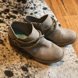 Blowfish Size 7 booties